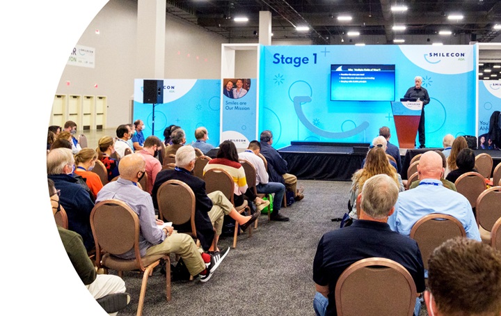 image of SmileCon attendees