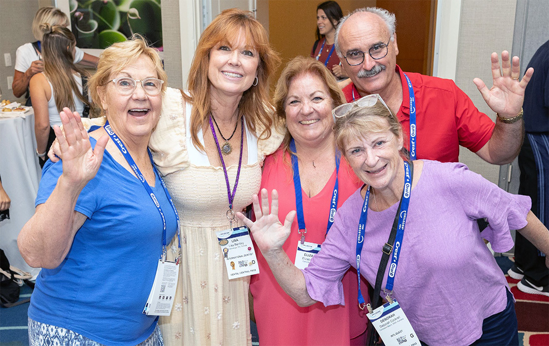 SmileCon affiliates connecting with one another