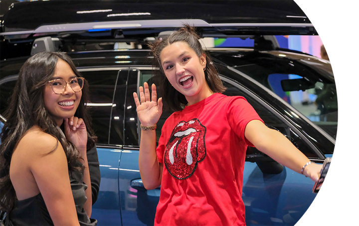Women enjoying SmileCon
