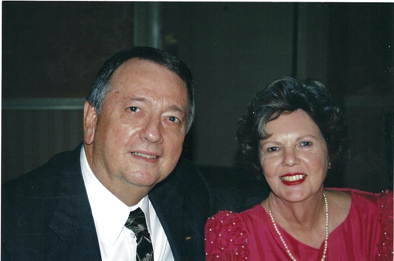 Image of Dr. Zack Studstill, the 2022 Distinguished Service Award recipient and wife Lady Claire Studstill