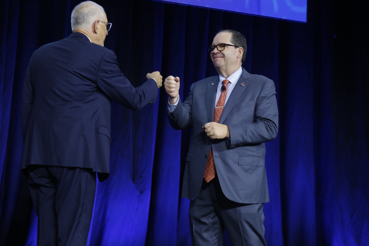 Image of ADA President Cesar R. Sabates and President-elect George Shepley during closing session of SmileCon 2022