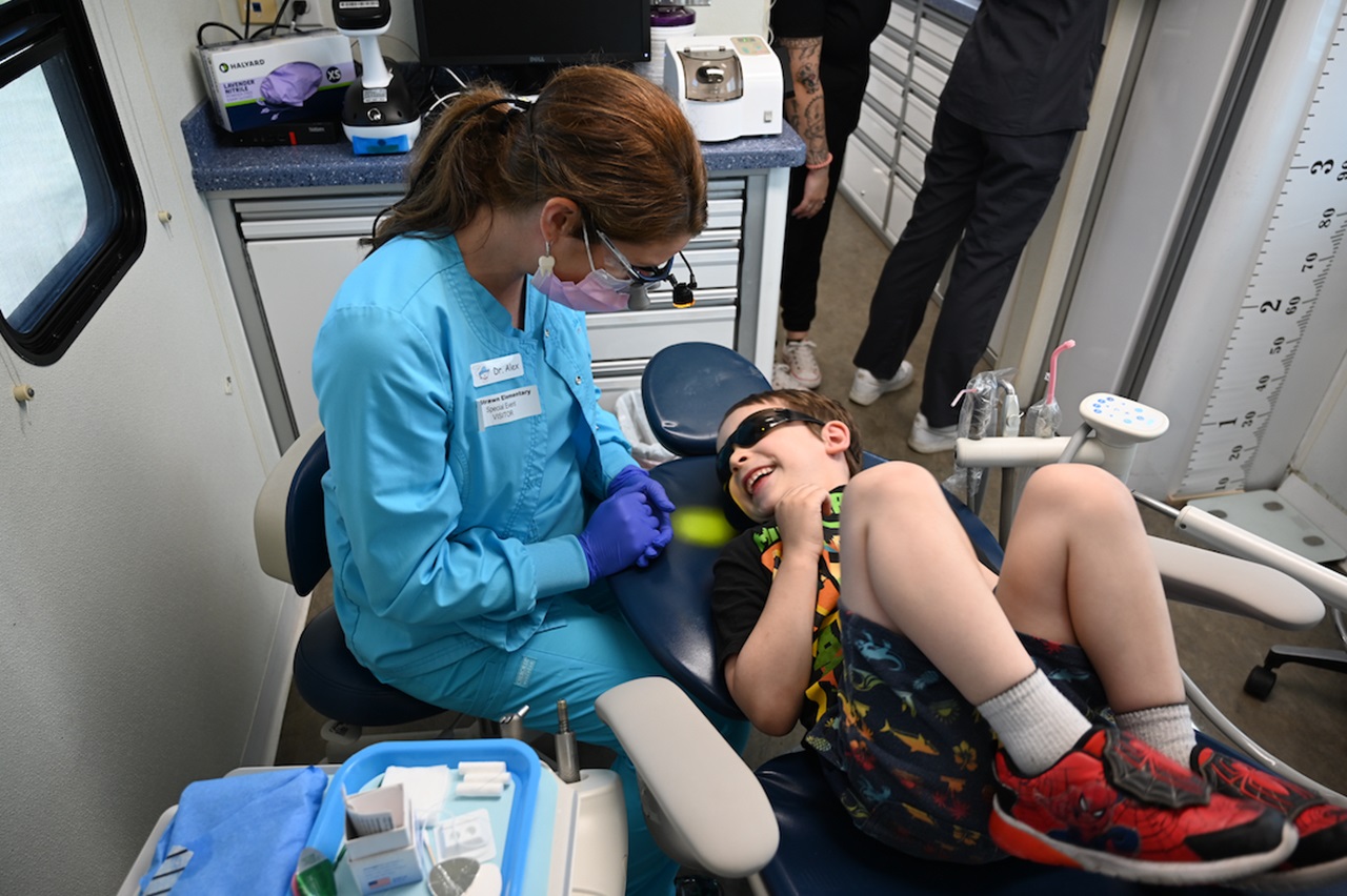 Photo of Dr. Otto and patient
