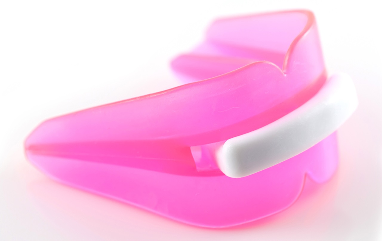 Image of a mouthguard for the protecting your smile article